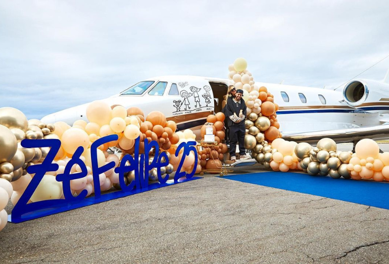 Virgínia presenteia Zé Felipe com avião na véspera do aniversário do cantor