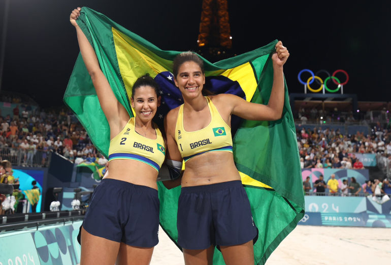 Paris 2024: Ana Patrícia e Duda Lisboa conquistam medalha de ouro pro Brasil