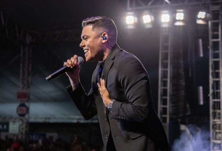 Felipe Araújo anuncia lançamento de álbum com homenagem ao irmão, Cristiano Araújo