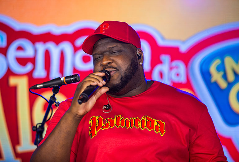 Renan Oliveira vive fase mágica no pagode e dispara:“Tô nos espaços que pareciam inacessíveis!”