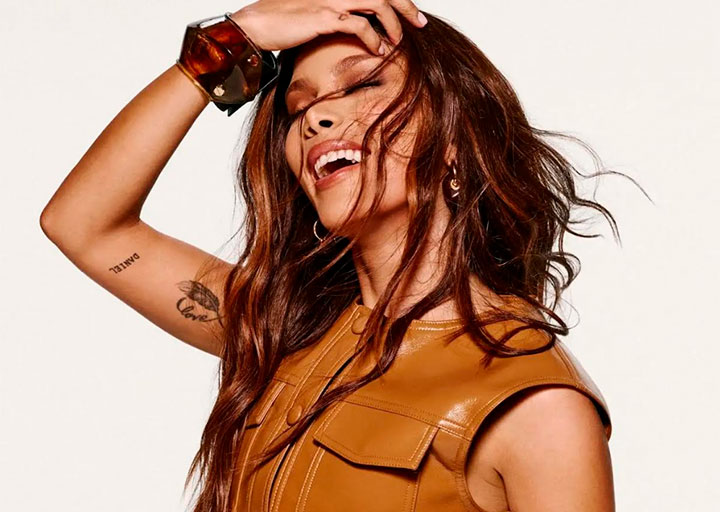 Anitta retorna aos palcos no México após meses longe dos shows e agita a web com novo visual