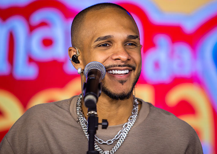 Fabinho: do pagode na rua ao topo das paradas – e com a agenda lotada!
