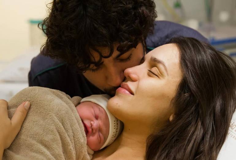 Nasce Zuza, primeira filha de Nattanzinho e Rafa Kalimann