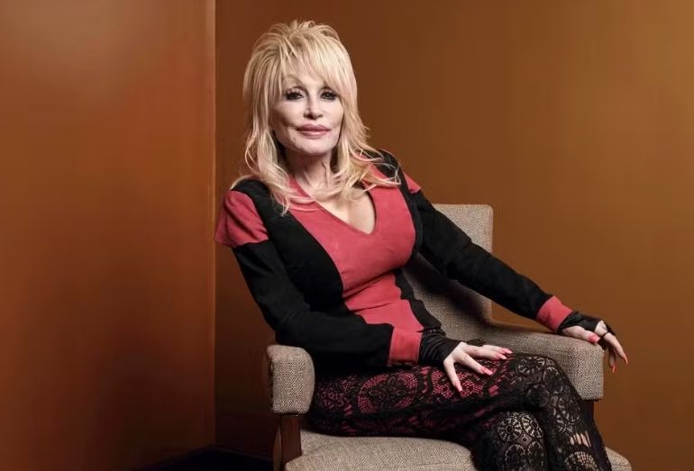 Morre Dolly Parton, lendária estrela e ícone da música country aos 80 anos