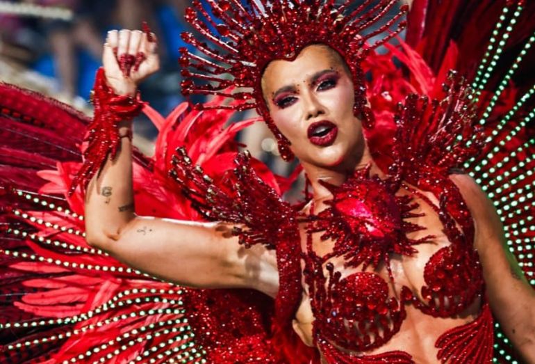 Virginia anuncia saída do posto de rainha de bateria da Grande Rio